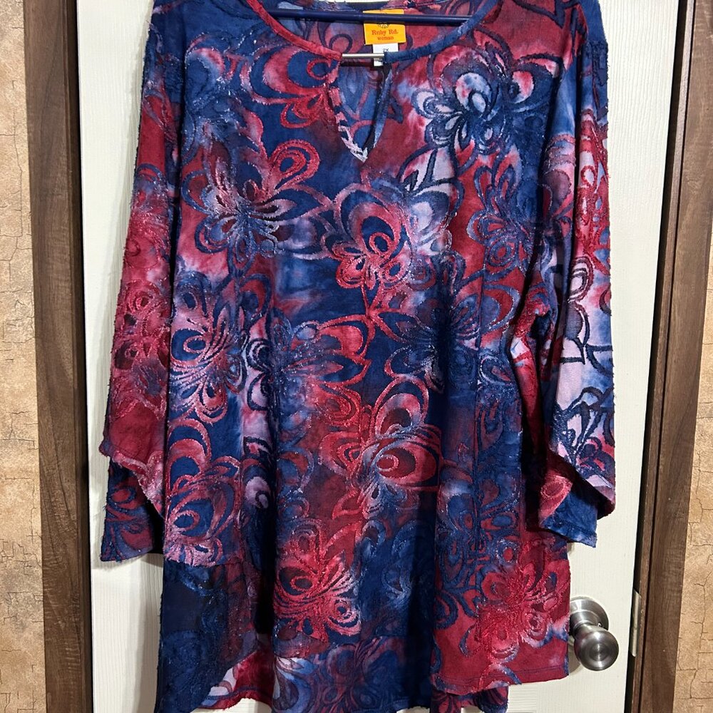 Ruby Rd. Women's 2X Blouse. Hi-Lo hemm, 23" front, 30" back. 3/4 hi-lo sleeves.